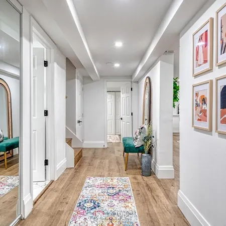 Modern 3 Bdr Homeapt Mins To Notlwineriesfalls Saint Catharines Exterior photo